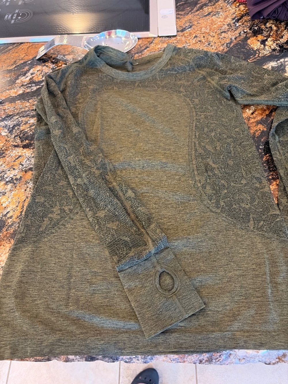 Lululemon Swifty Tech Long Sleeve Size 12. Olive